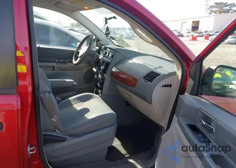 2008 Chrysler Town & Country Lx from USA, damaged, VIN 2A8HR44H48R735493